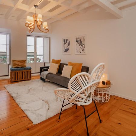 Stylish Getaway In A Mezzanine Flat By The Castle Lisboa Exterior foto