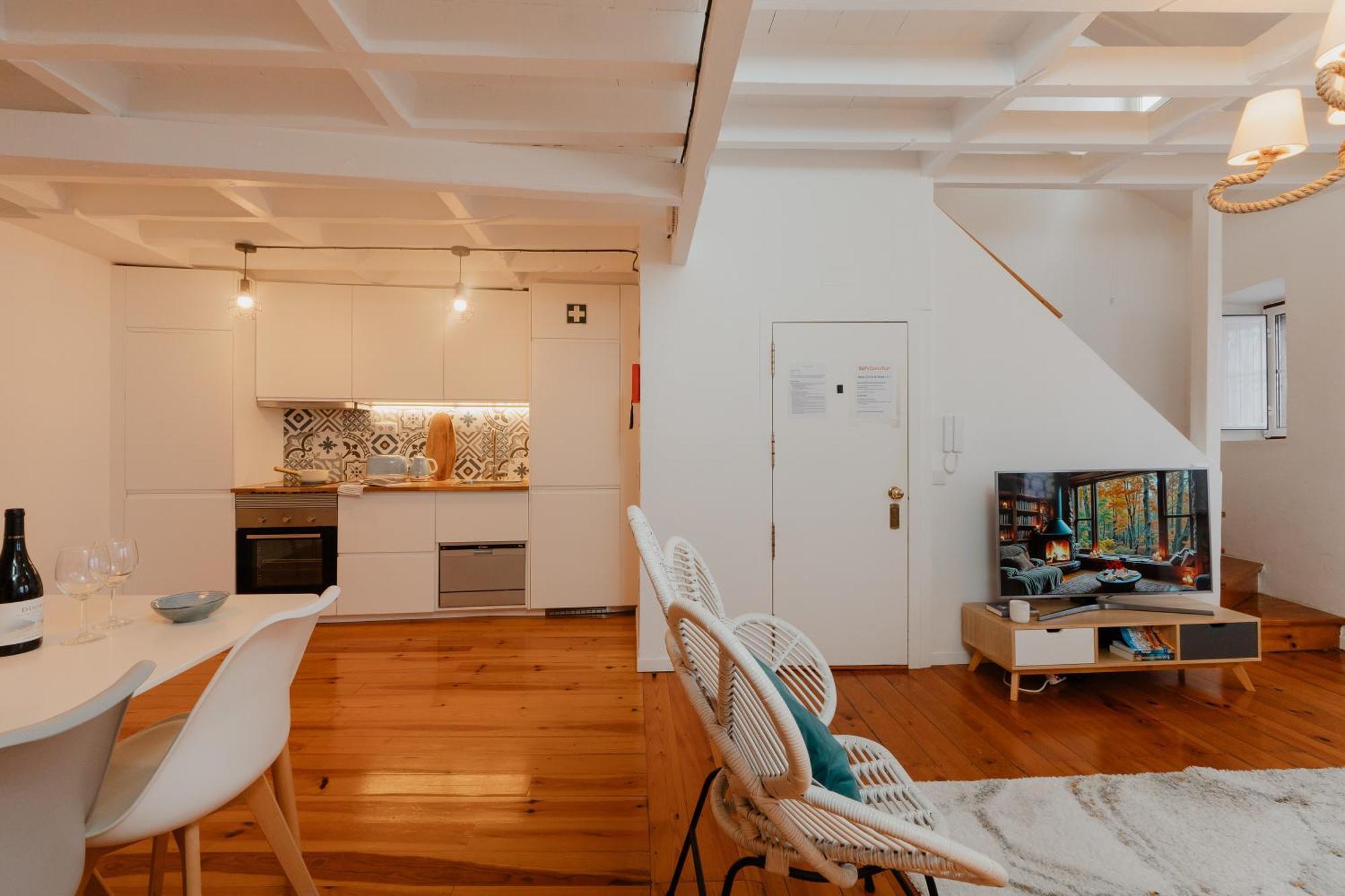 Stylish Getaway In A Mezzanine Flat By The Castle Lisboa Exterior foto