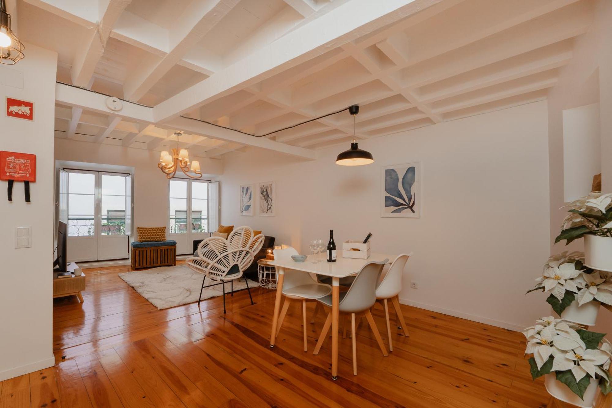 Stylish Getaway In A Mezzanine Flat By The Castle Lisboa Exterior foto