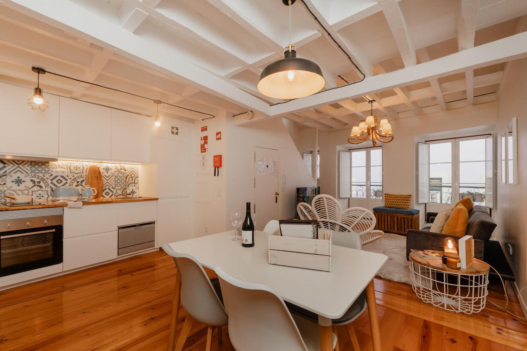 Stylish Getaway In A Mezzanine Flat By The Castle Lisboa Exterior foto