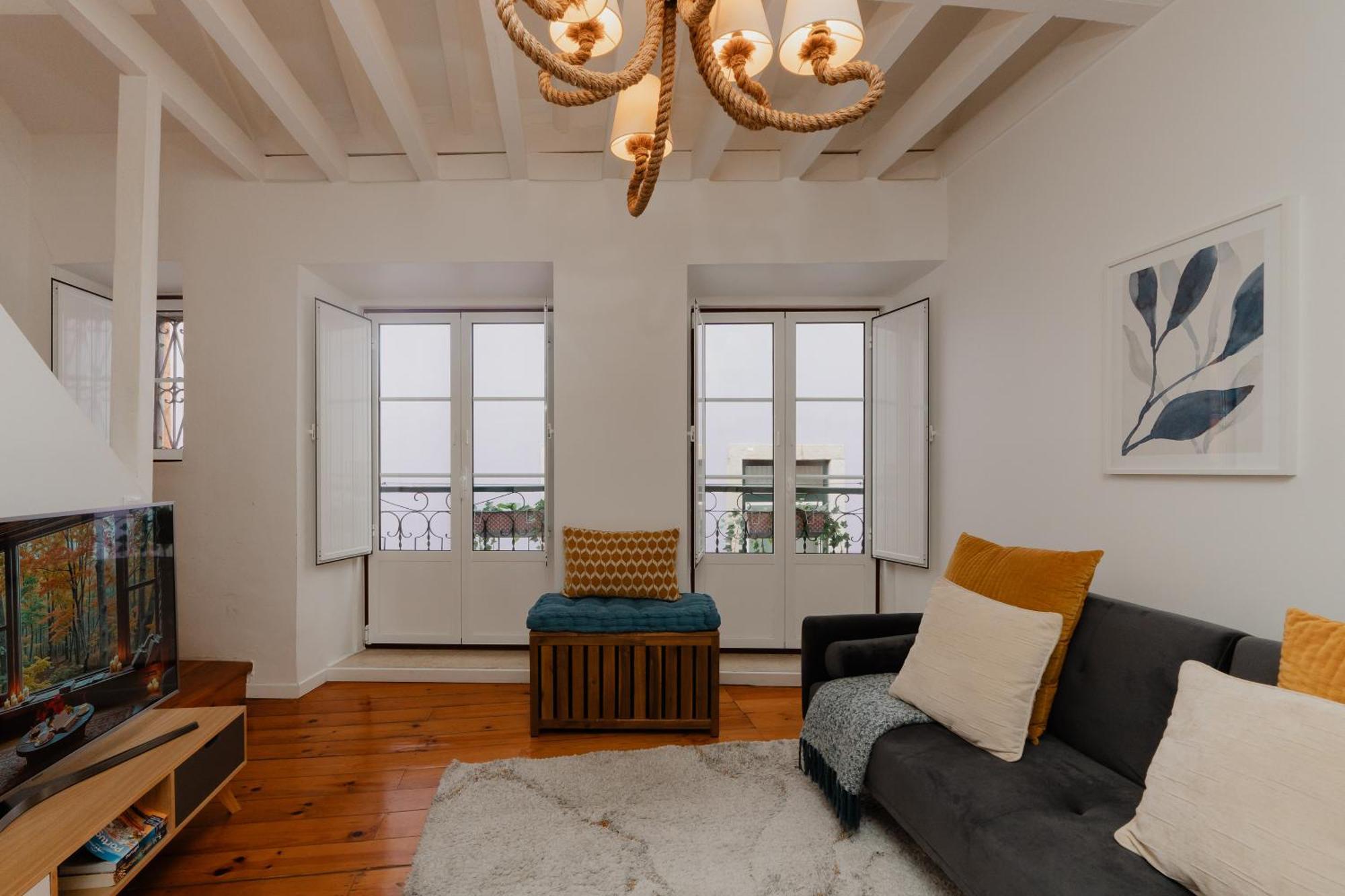 Stylish Getaway In A Mezzanine Flat By The Castle Lisboa Exterior foto